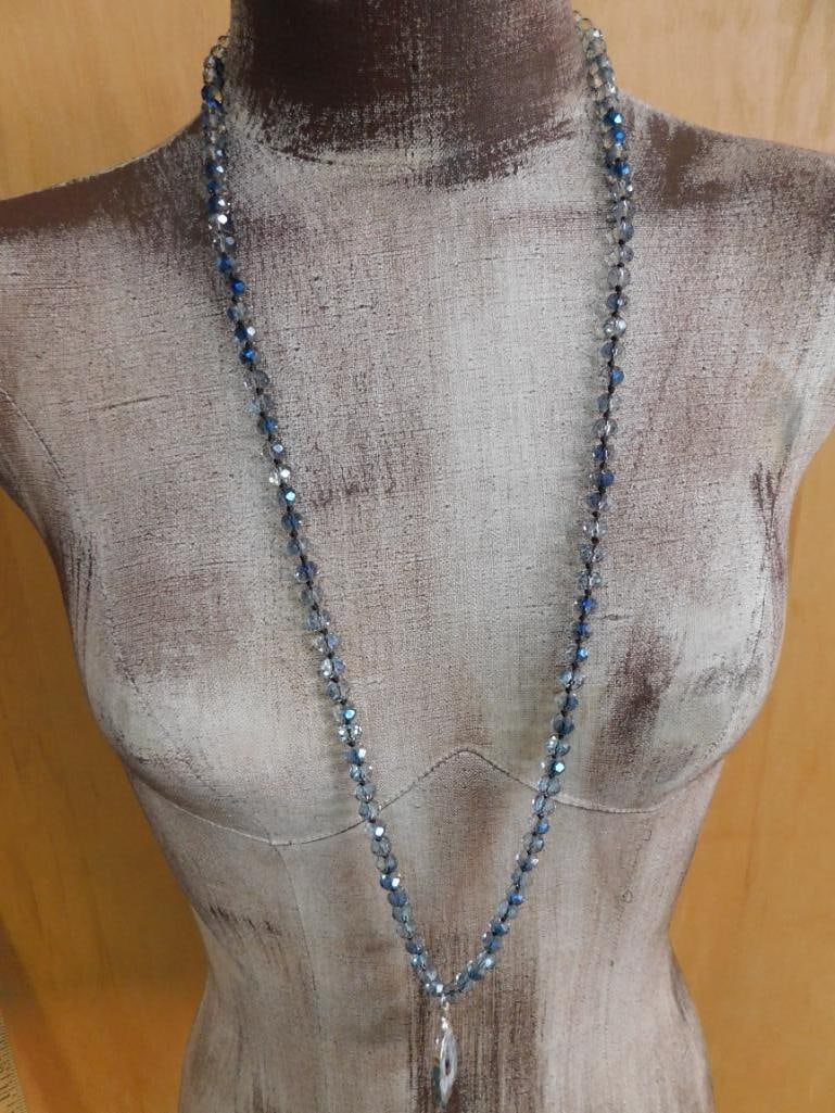 GEODE SLICE PENDANT ON SPARKLE BEAD NECKLACE: GEODE SLICE PENDANT ON SPARKLE BEAD NECKLACE