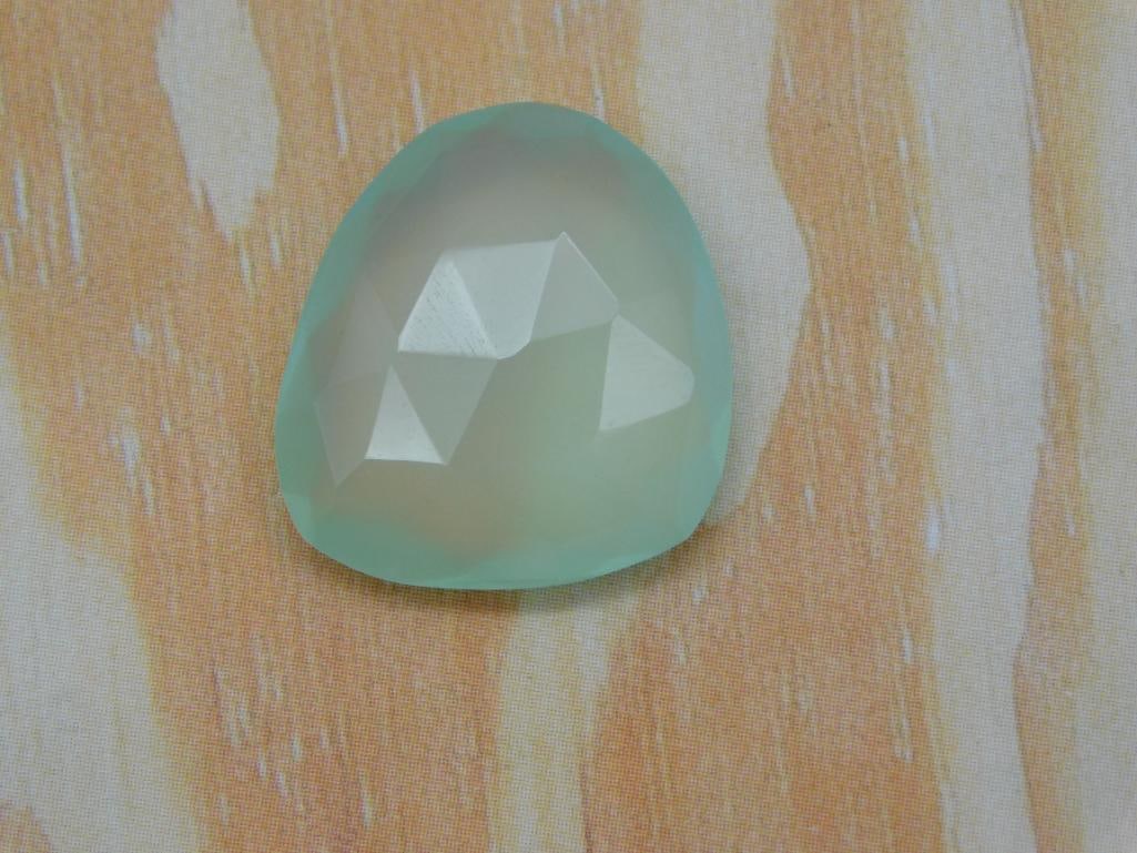 AQUA CHALCEDONY ROCK STONE LAPIDARY SPECIMEN: AQUA CHALCEDONY ROCK STONE LAPIDARY SPECIMEN
