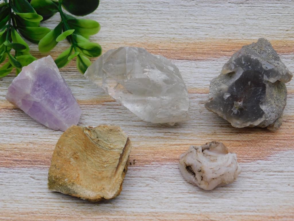 MIXED LOT ROCK STONE LAPIDARY SPECIMEN: MIXED LOT ROCK STONE LAPIDARY SPECIMEN