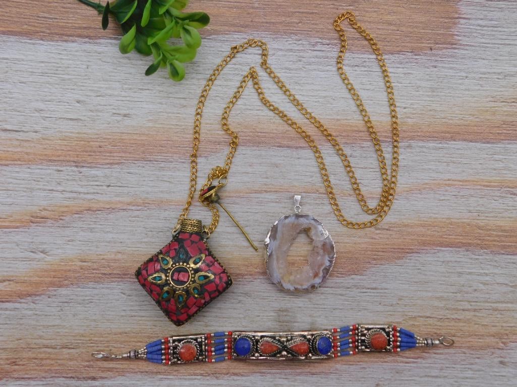 MIXED JEWELRY LOT ROCK STONE LAPIDARY SPECIMEN: MIXED JEWELRY LOT ROCK STONE LAPIDARY SPECIMEN