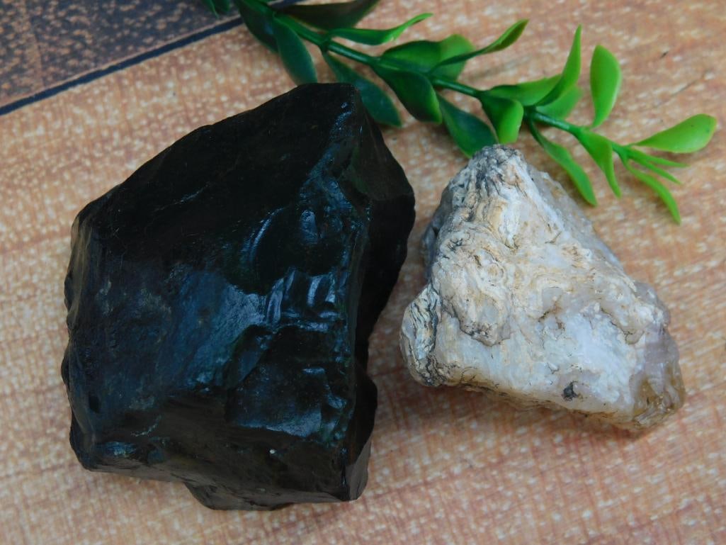 MIXED ROUGH LOT ROCK STONE LAPIDARY SPECIMEN: MIXED ROUGH LOT ROCK STONE LAPIDARY SPECIMEN