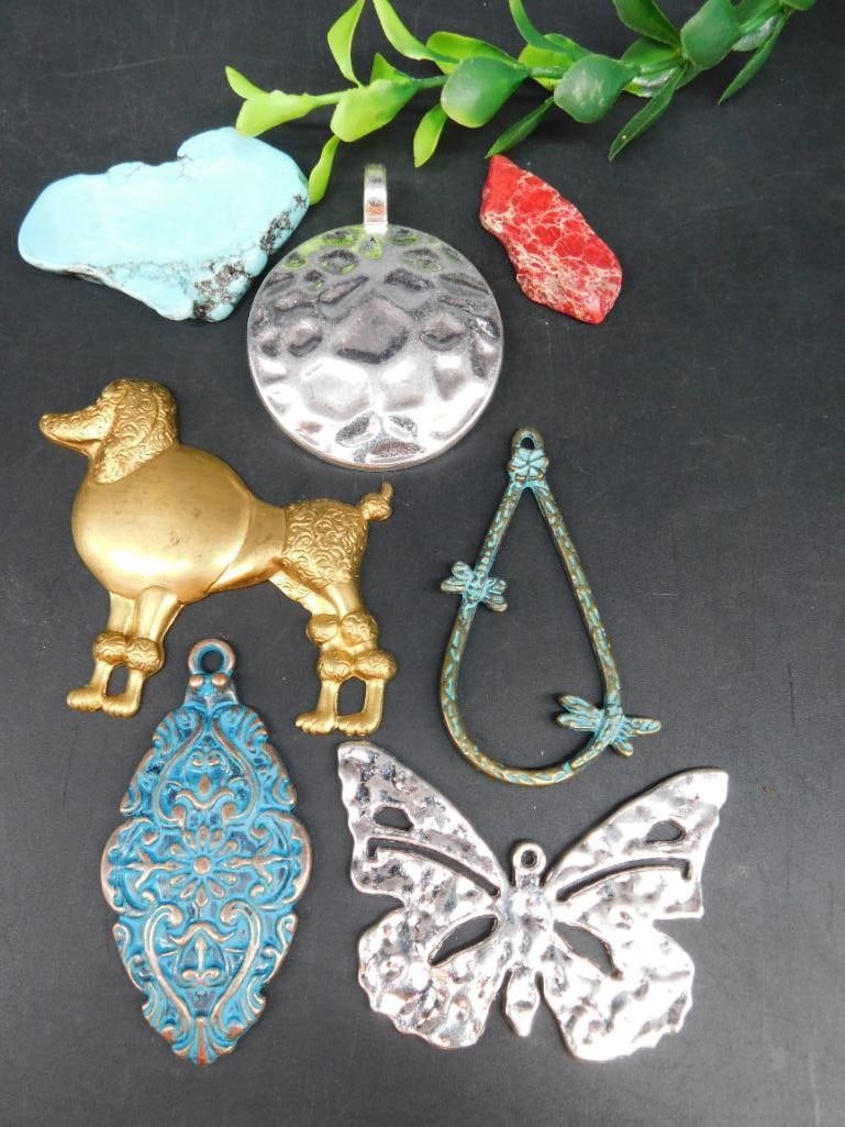 MIXED PENDANTS ROCK STONE LAPIDARY SPECIMEN: MIXED PENDANTS ROCK STONE LAPIDARY SPECIMEN