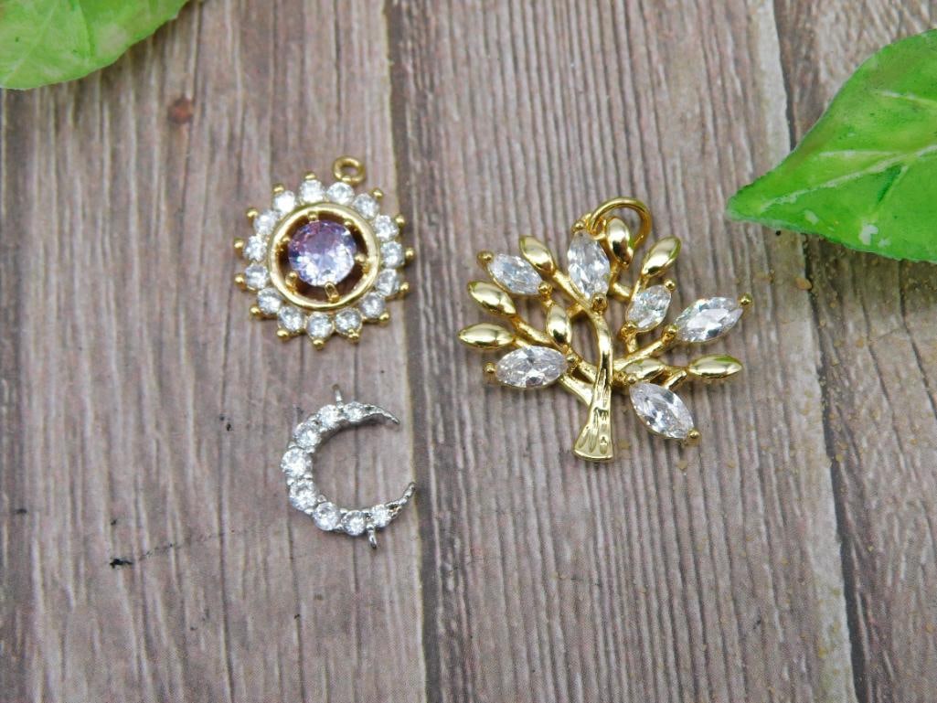 MIXED PENDANT LOT ROCK STONE LAPIDARY SPECIMEN: MIXED PENDANT LOT ROCK STONE LAPIDARY SPECIMEN