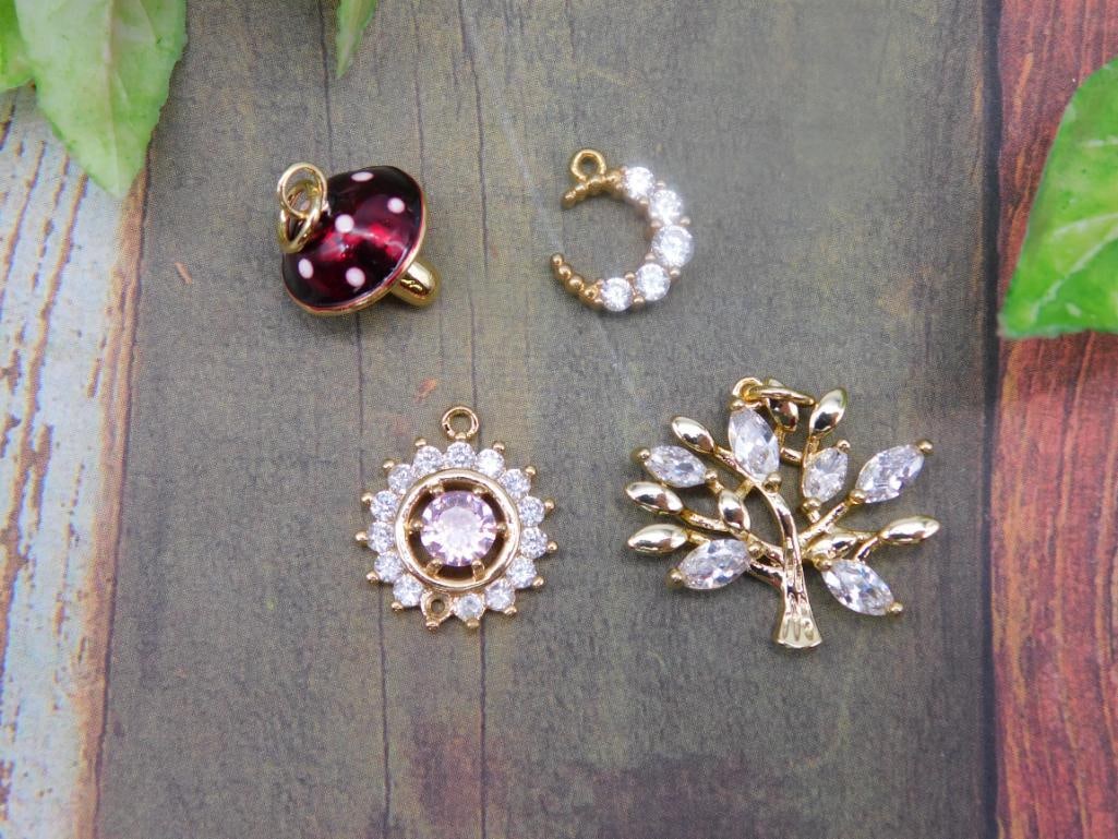 MIXED PENDANT LOT ROCK STONE LAPIDARY SPECIMEN: MIXED PENDANT LOT ROCK STONE LAPIDARY SPECIMEN