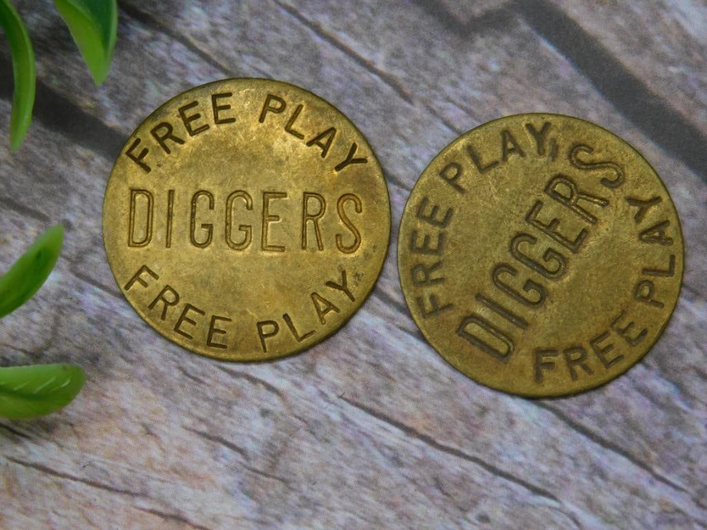 DIGGERS FREE PLAY COINS VINTAGE ANTIQUE: DIGGERS FREE PLAY COINS VINTAGE ANTIQUE