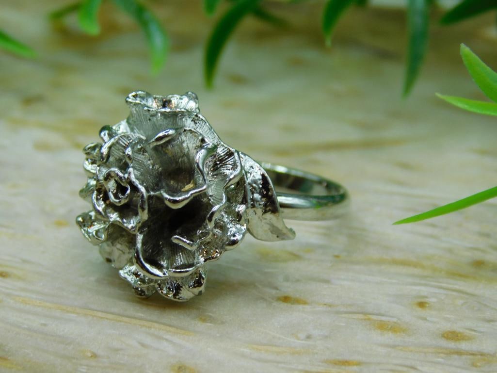 SILVER FLOWER RING ROCK STONE LAPIDARY SPECIMEN - 2