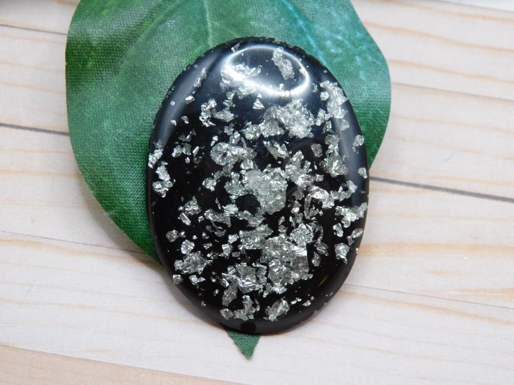 SILVER FLECKED CABOCHON ROCK STONE LAPIDARY SPECIMEN: SILVER FLECKED CABOCHON ROCK STONE LAPIDARY SPECIMEN