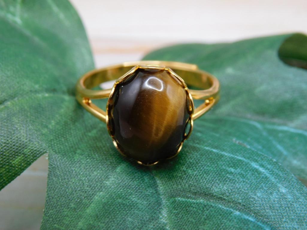 TIGERS EYE RING ROCK STONE LAPIDARY SPECIMEN: TIGERS EYE RING ROCK STONE LAPIDARY SPECIMEN