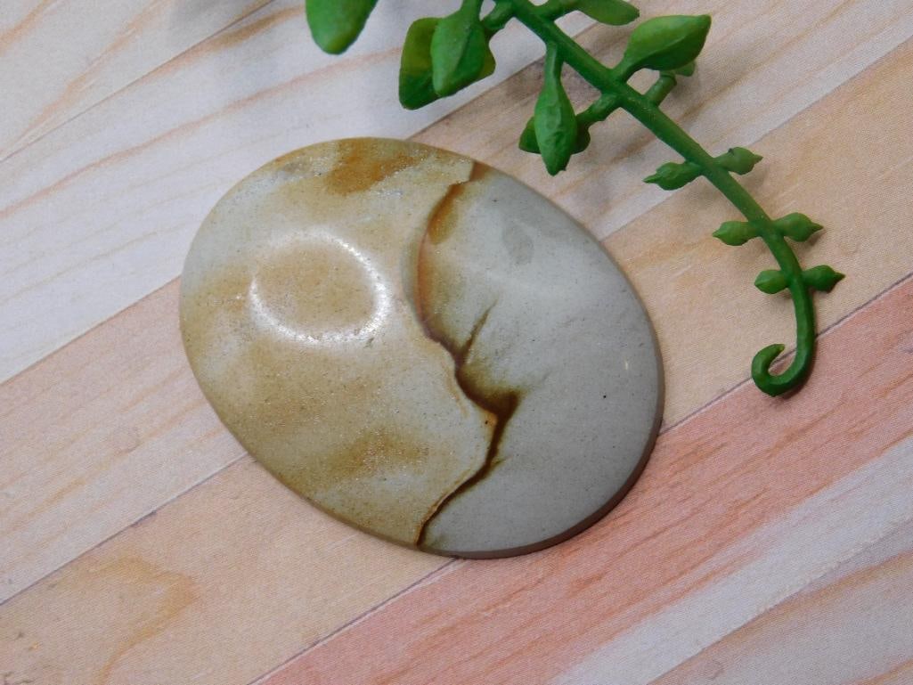 JASPER CABOCHON ROCK STONE LAPIDARY SPECIMEN: JASPER CABOCHON ROCK STONE LAPIDARY SPECIMEN