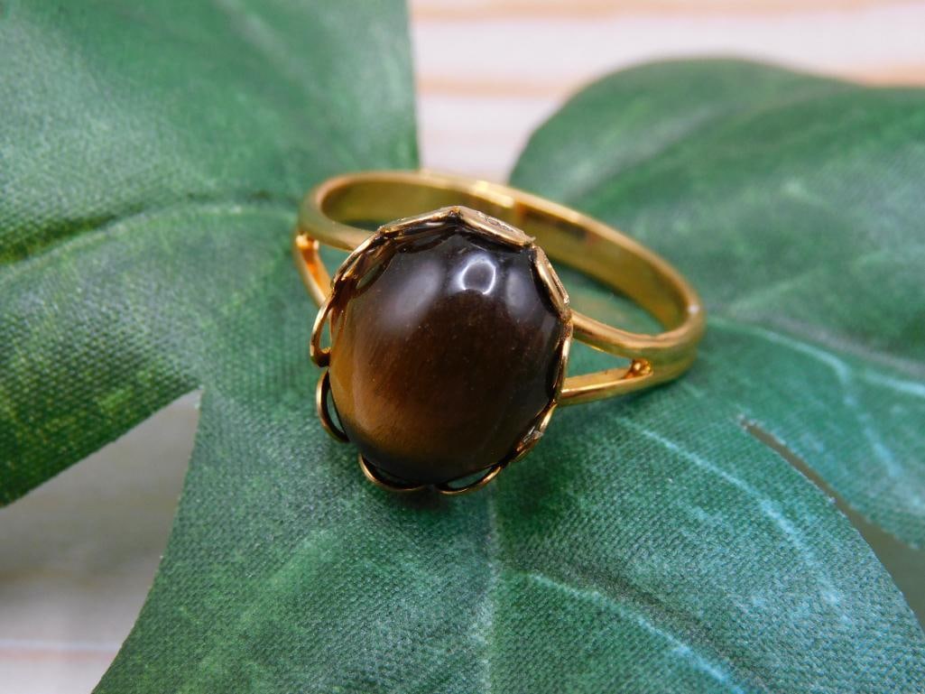 TIGERS EYE RING ROCK STONE LAPIDARY SPECIMEN: TIGERS EYE RING ROCK STONE LAPIDARY SPECIMEN