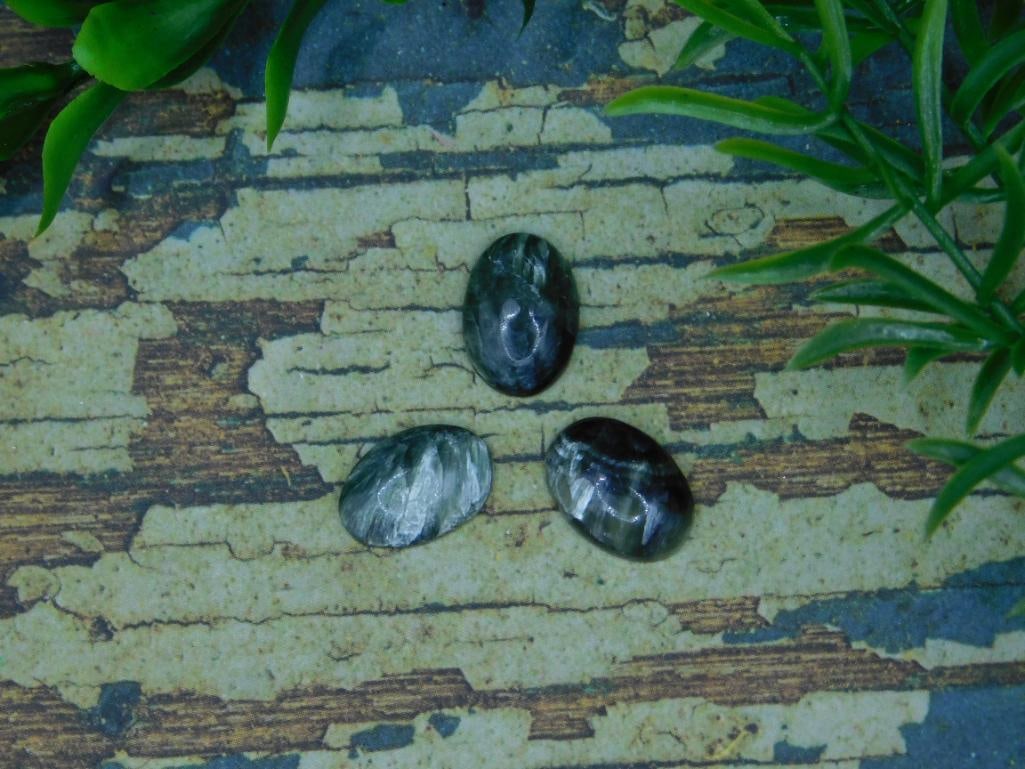 SERAPHINITE CABOCHONS ROCK STONE LAPIDARY SPECIMEN: SERAPHINITE CABOCHONS ROCK STONE LAPIDARY SPECIMEN