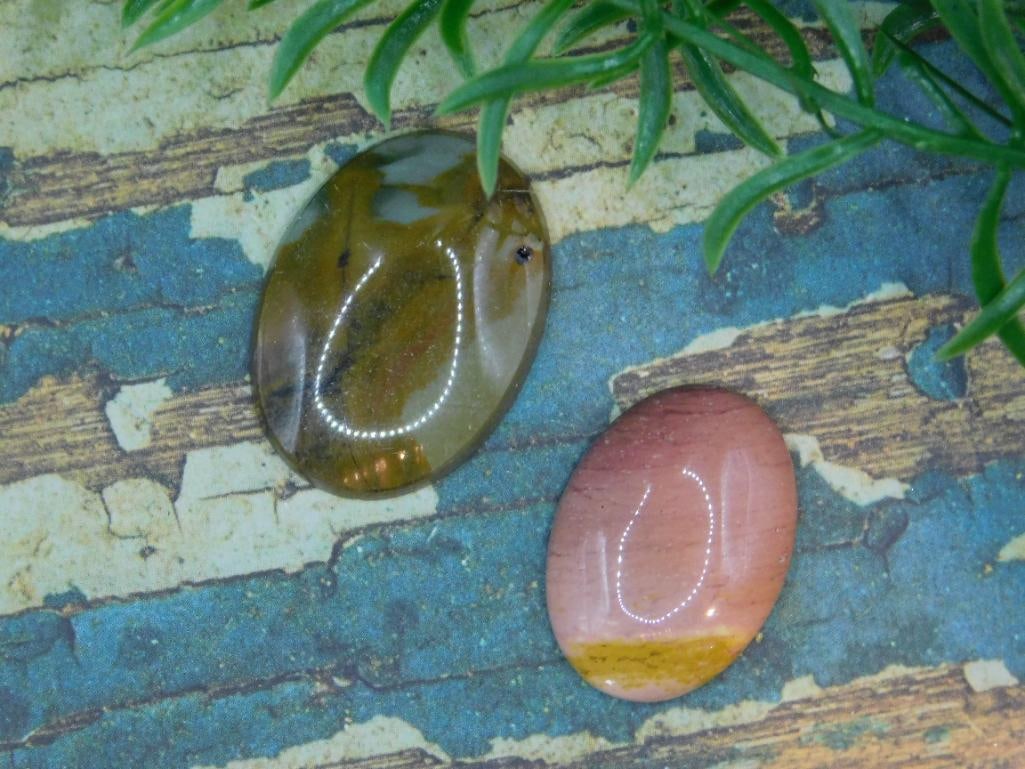 CABOCHONS ROCK STONE LAPIDARY SPECIMEN: CABOCHONS ROCK STONE LAPIDARY SPECIMEN