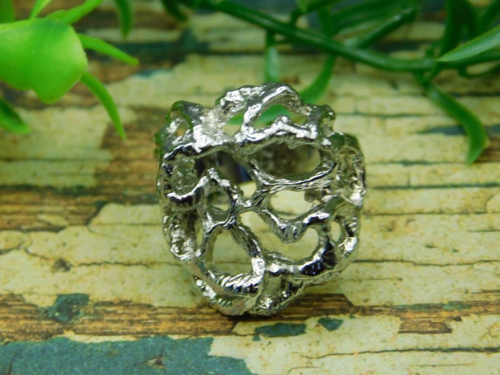 SILVER RING ROCK STONE LAPIDARY SPECIMEN: SILVER RING ROCK STONE LAPIDARY SPECIMEN