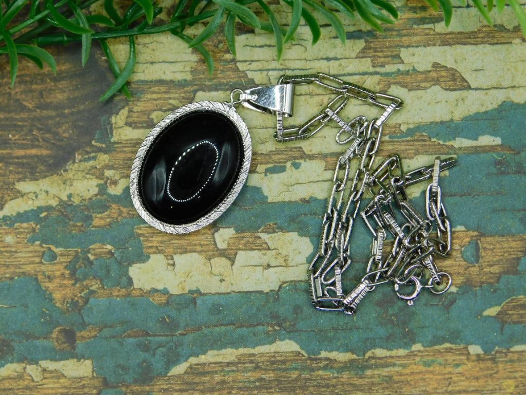 OBSIDIAN PENDANT NECKLACE ROCK STONE LAPIDARY SPECIMEN: OBSIDIAN PENDANT NECKLACE ROCK STONE LAPIDARY SPECIMEN
