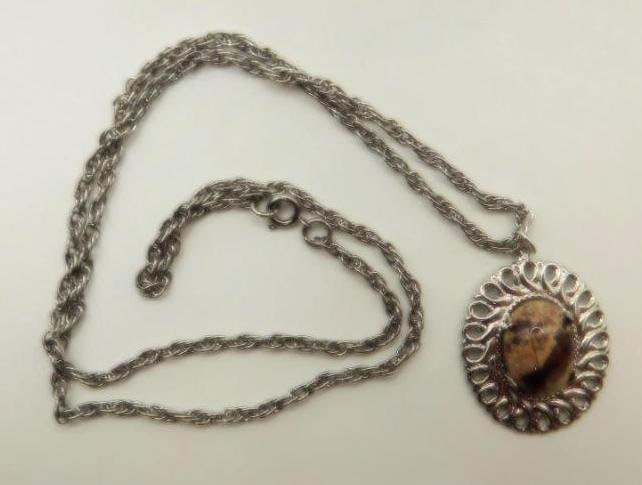 GENUINE STONE PENDANT NECKLACE ROCK STONE LAPIDARY SPECIMEN: GENUINE STONE PENDANT NECKLACE ROCK STONE LAPIDARY SPECIMEN