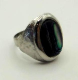 GENUINE STONE RING ROCK STONE LAPIDARY SPECIMEN: GENUINE STONE RING ROCK STONE LAPIDARY SPECIMEN