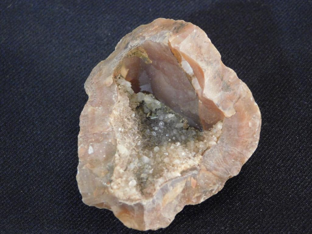 ROCK STONE LAPIDARY SPECIMEN: ROCK STONE LAPIDARY SPECIMEN
