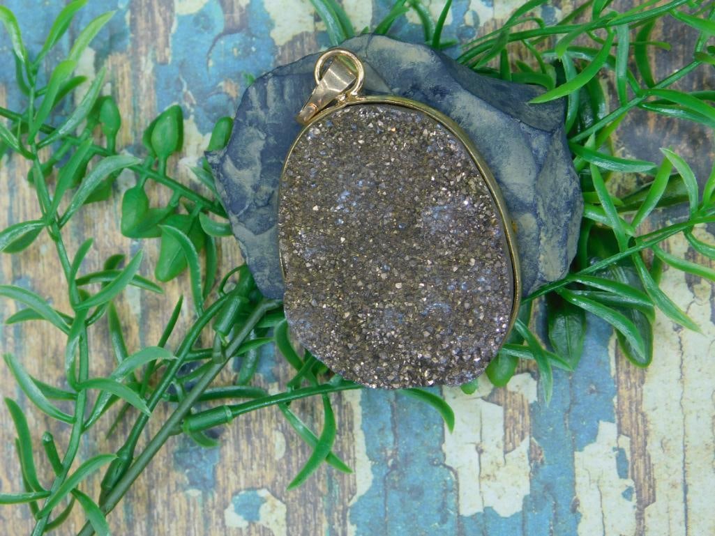 TITANIUM DRUZY QUARTZ PENDANT ROCK STONE LAPIDARY SPECIMEN: TITANIUM DRUZY QUARTZ PENDANT ROCK STONE LAPIDARY SPECIMEN