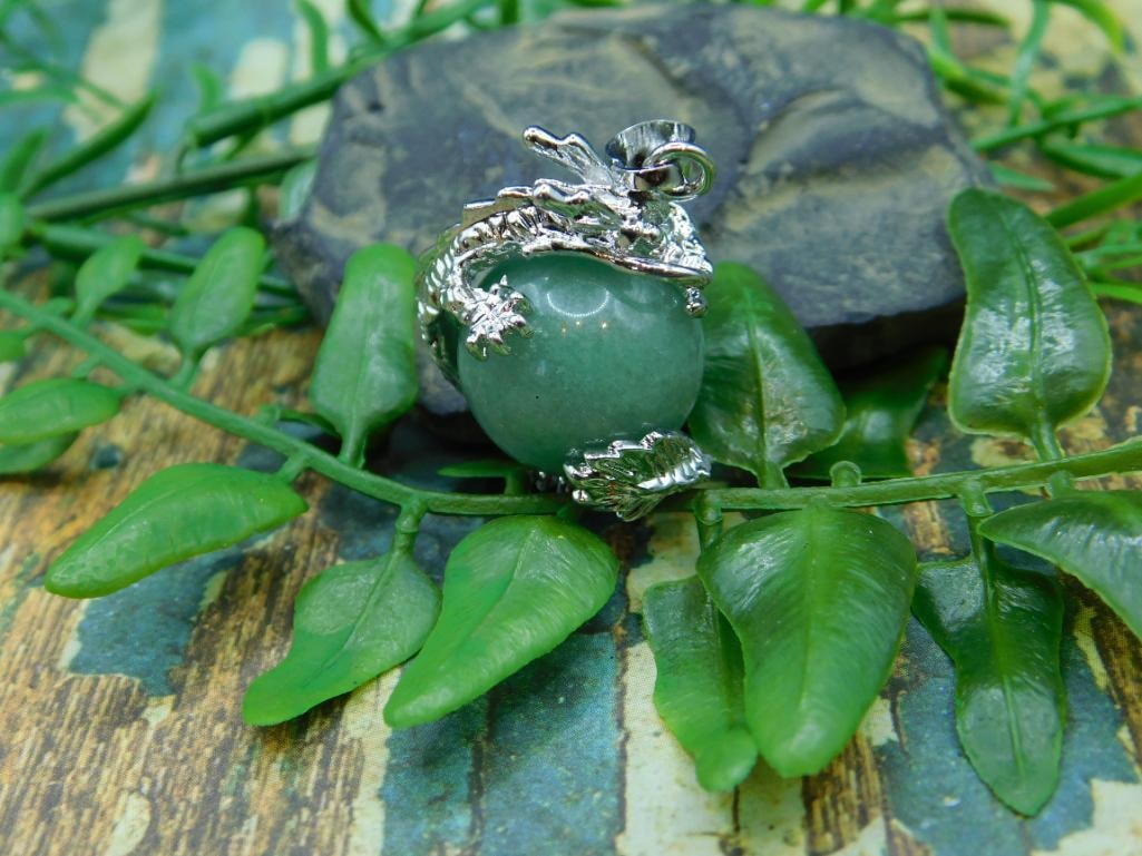 AVENTURINE DRAGON PENDANT ROCK STONE LAPIDARY SPECIMEN: AVENTURINE DRAGON PENDANT ROCK STONE LAPIDARY SPECIMEN