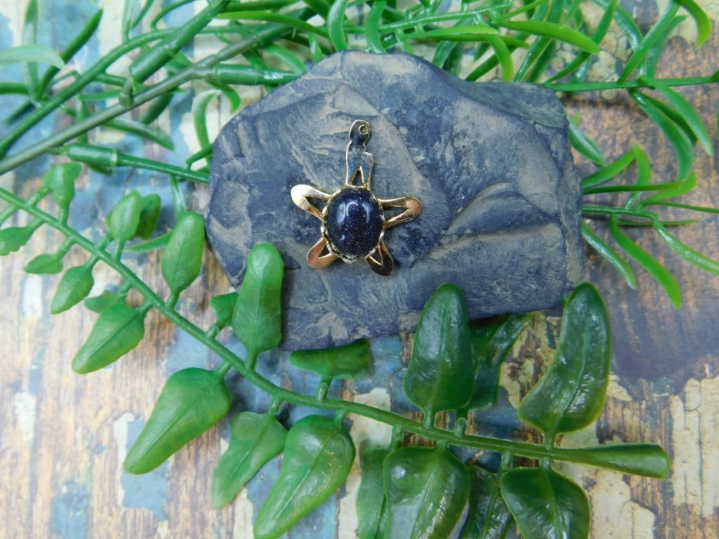 BLUE GOLDSTONE STAR PENDANT ROCK STONE LAPIDARY SPECIMEN: BLUE GOLDSTONE STAR PENDANT ROCK STONE LAPIDARY SPECIMEN