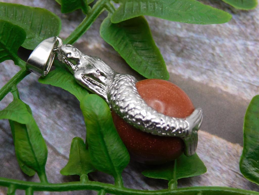 GOLDSTONE MERMAID PENDANT ROCK STONE LAPIDARY SPECIMEN: GOLDSTONE MERMAID PENDANT ROCK STONE LAPIDARY SPECIMEN