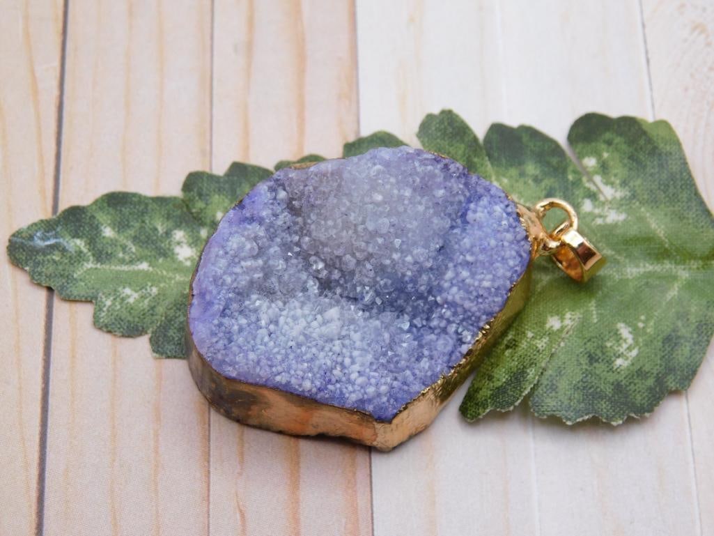 DRUZY QUARTZ PENDANT ROCK STONE LAPIDARY SPECIMEN: DRUZY QUARTZ PENDANT ROCK STONE LAPIDARY SPECIMEN