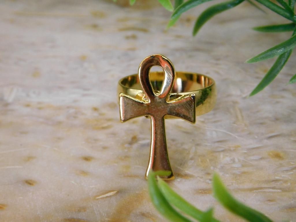 ANKH RING ROCK STONE LAPIDARY SPECIMEN - 2