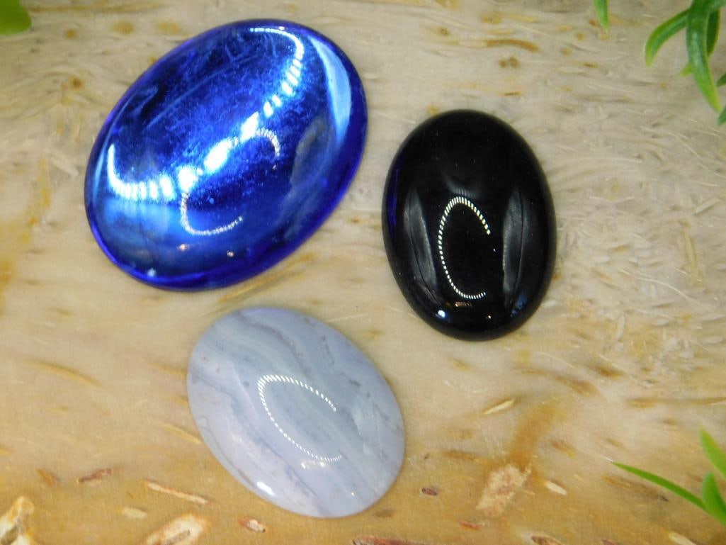 MIXED CABOCHON LOT ROCK STONE LAPIDARY SPECIMEN: MIXED CABOCHON LOT ROCK STONE LAPIDARY SPECIMEN