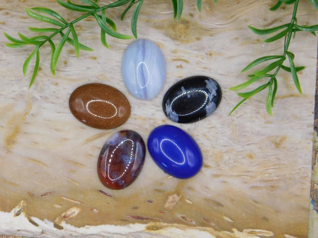 MIXED CABOCHON LOT ROCK STONE LAPIDARY SPECIMEN: MIXED CABOCHON LOT ROCK STONE LAPIDARY SPECIMEN