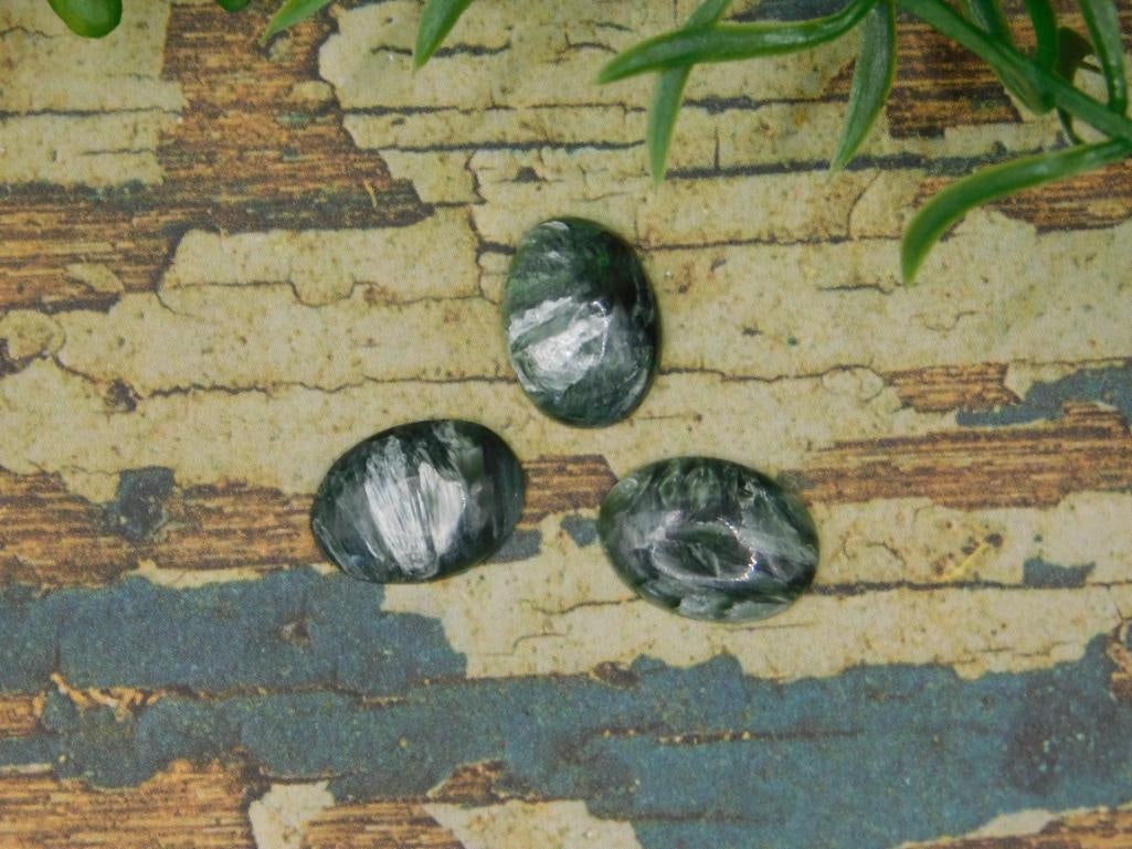 SERAPHINITE CABOCHONS ROCK STONE LAPIDARY SPECIMEN: SERAPHINITE CABOCHONS ROCK STONE LAPIDARY SPECIMEN