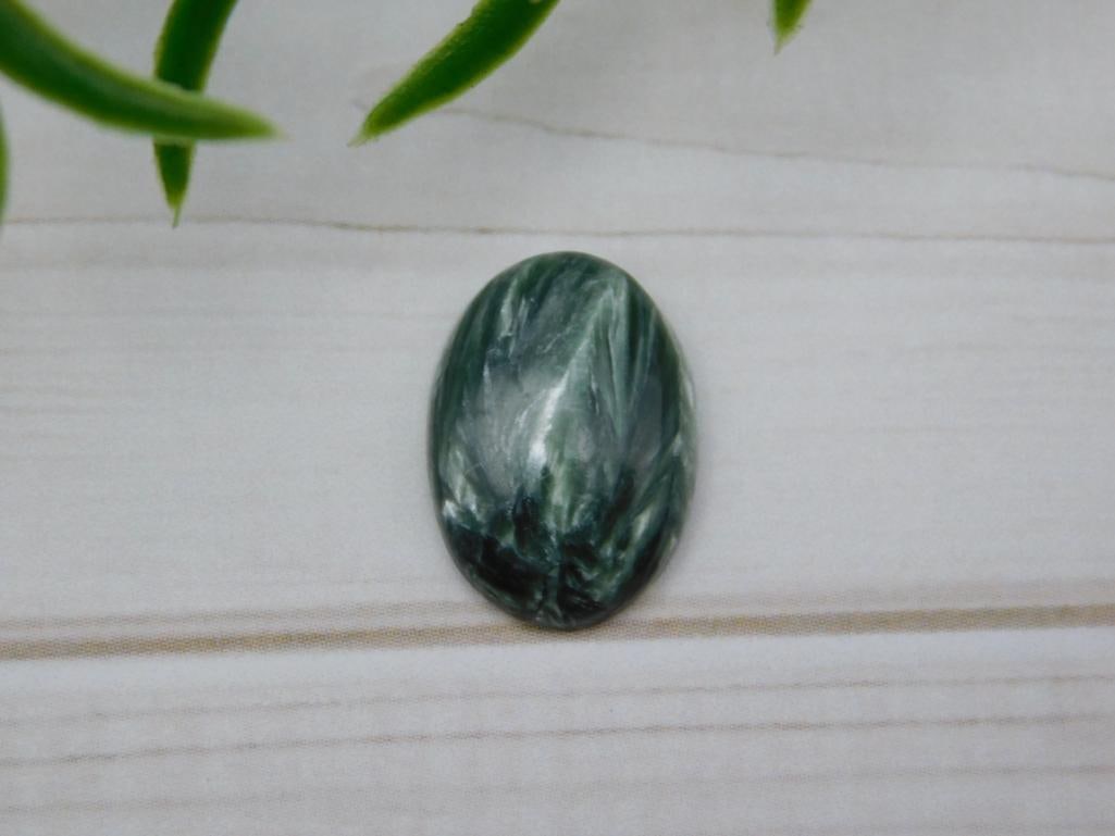 SERAPHINITE CABOCHON ROCK STONE LAPIDARY SPECIMEN: SERAPHINITE CABOCHON ROCK STONE LAPIDARY SPECIMEN