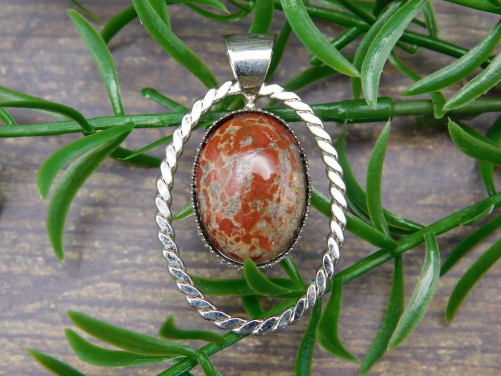 BRECCIATED JASPER PENDANT ROCK STONE LAPIDARY SPECIMEN: BRECCIATED JASPER PENDANT ROCK STONE LAPIDARY SPECIMEN