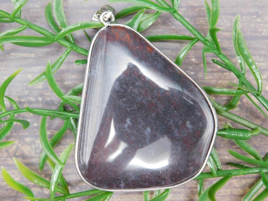 MIXED STONE PENDANT ROCK STONE LAPIDARY SPECIMEN: MIXED STONE PENDANT ROCK STONE LAPIDARY SPECIMEN