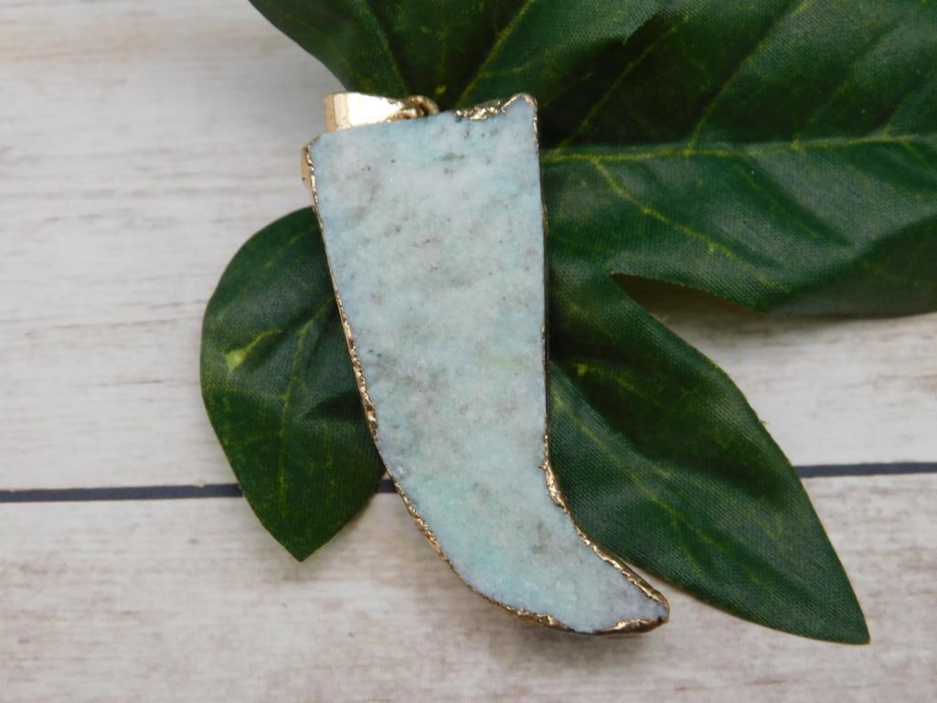 DRUZY QUARTZ PENDANT ROCK STONE LAPIDARY SPECIMEN: DRUZY QUARTZ PENDANT ROCK STONE LAPIDARY SPECIMEN