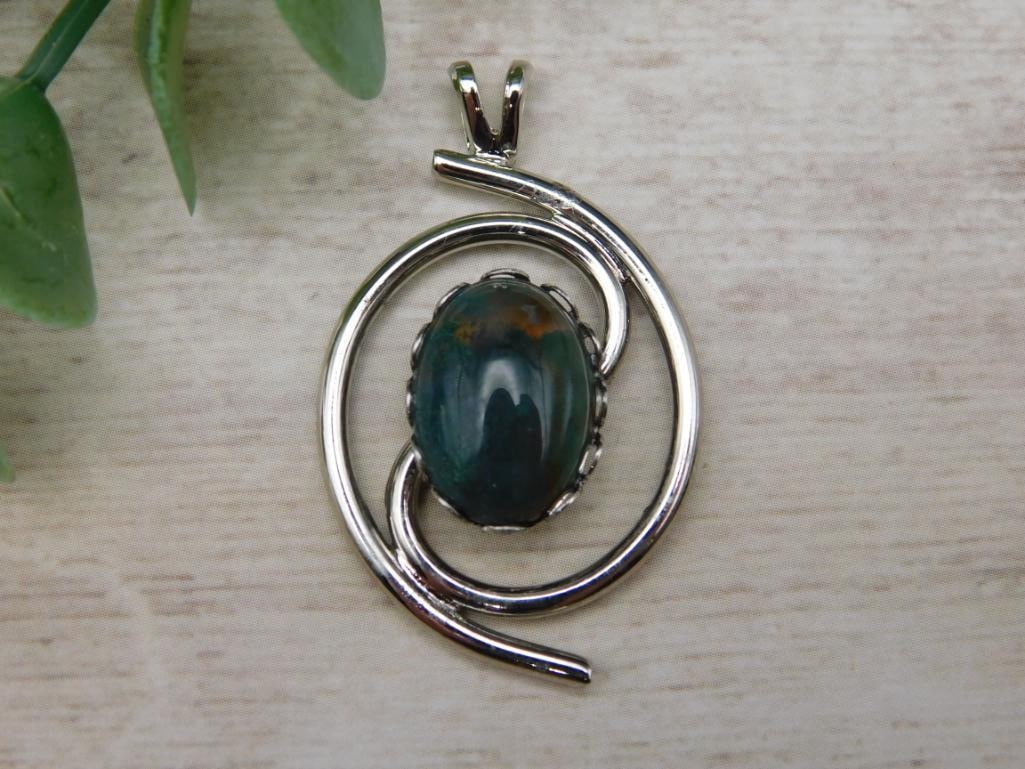 GENUINE STONE PENDANT ROCK STONE LAPIDARY SPECIMEN: GENUINE STONE PENDANT ROCK STONE LAPIDARY SPECIMEN