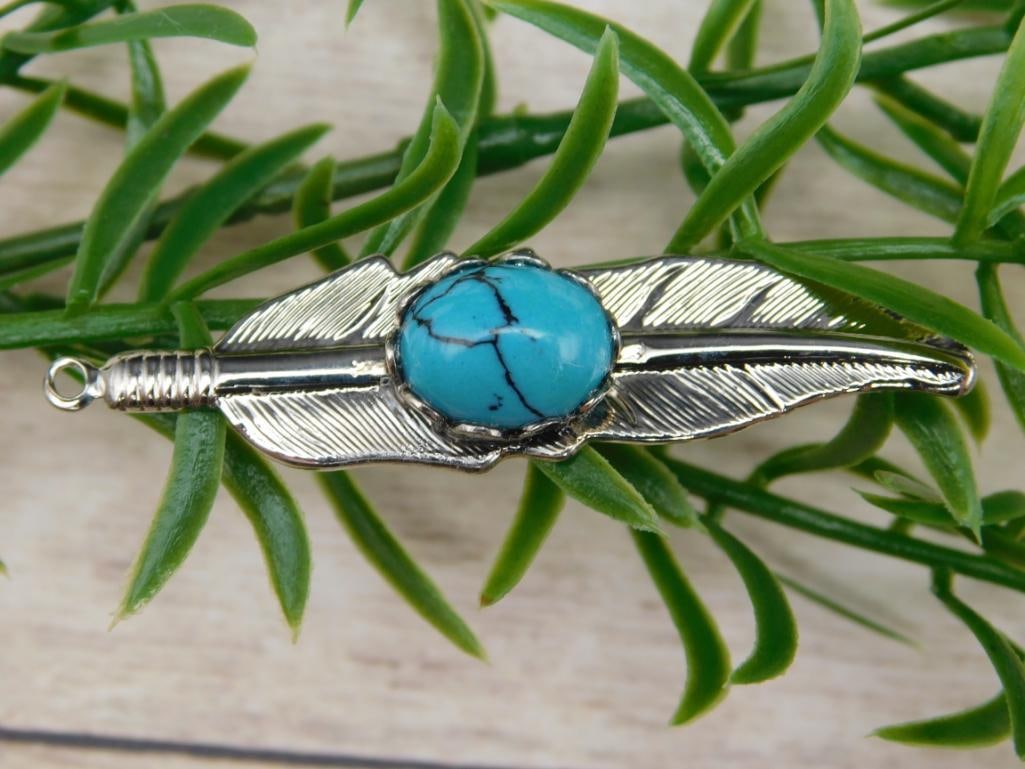 TURQUOISE FEATHER PENDANT ROCK STONE LAPIDARY SPECIMEN: TURQUOISE FEATHER PENDANT ROCK STONE LAPIDARY SPECIMEN