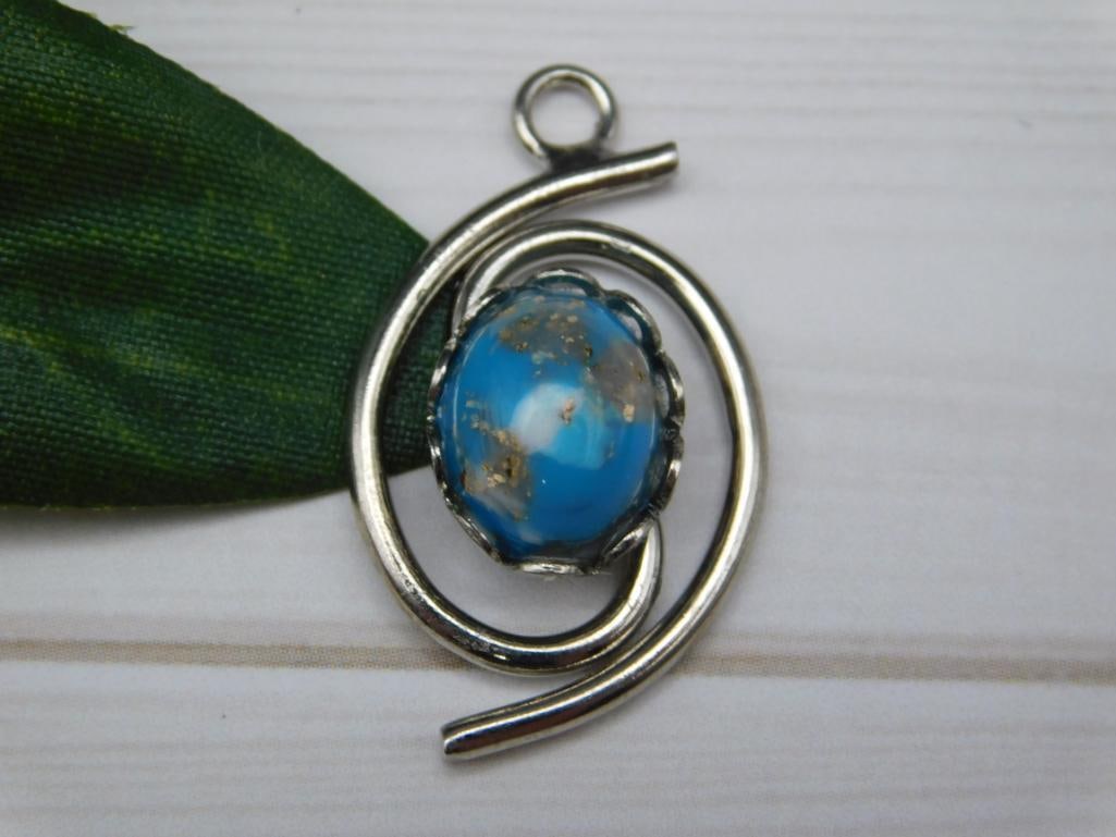 SODALITE PENDANT ROCK STONE LAPIDARY SPECIMEN: SODALITE PENDANT ROCK STONE LAPIDARY SPECIMEN