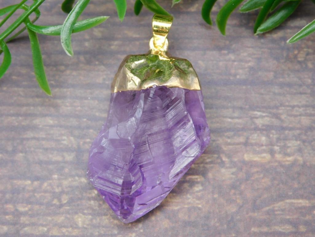 AMETHYST PENDANT ROCK STONE LAPIDARY SPECIMEN: AMETHYST PENDANT ROCK STONE LAPIDARY SPECIMEN