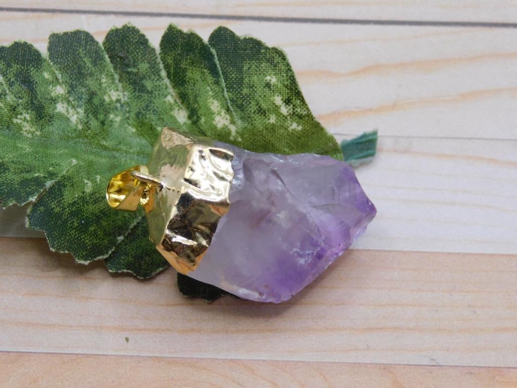 AMETHYST PENDANT ROCK STONE LAPIDARY SPECIMEN: AMETHYST PENDANT ROCK STONE LAPIDARY SPECIMEN