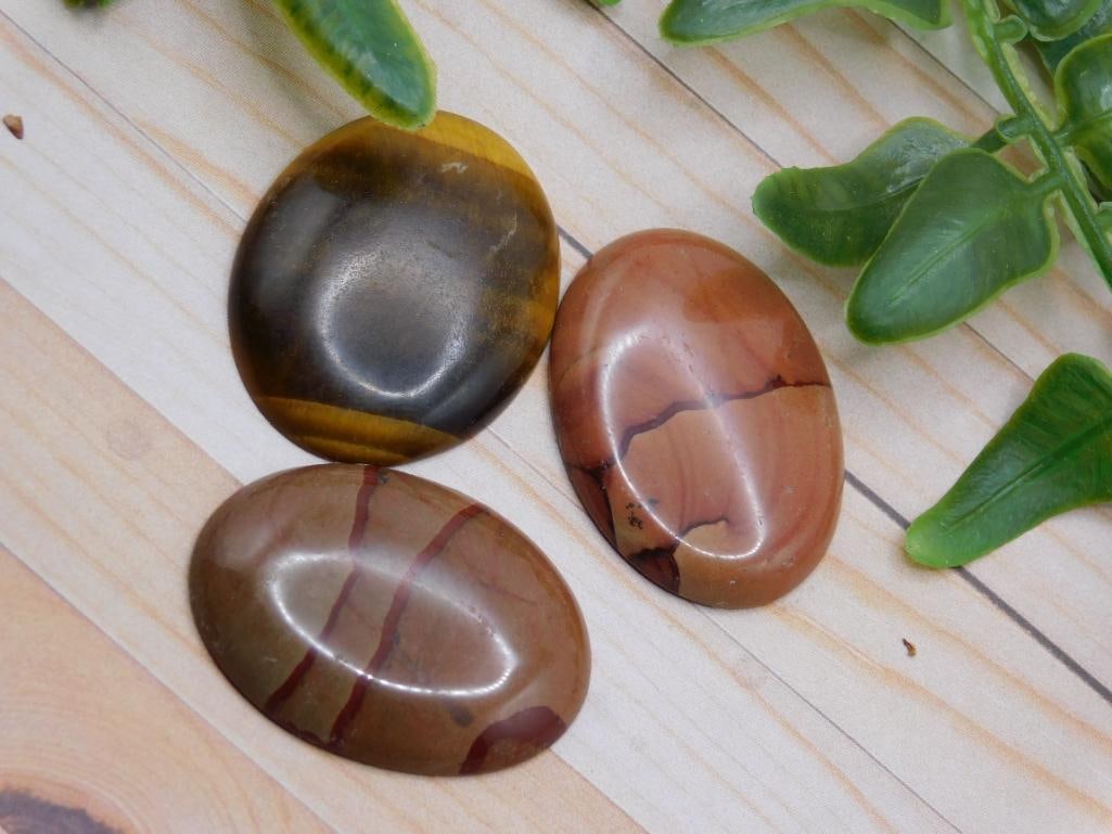 CABOCHONS ROCK STONE LAPIDARY SPECIMEN: CABOCHONS ROCK STONE LAPIDARY SPECIMEN