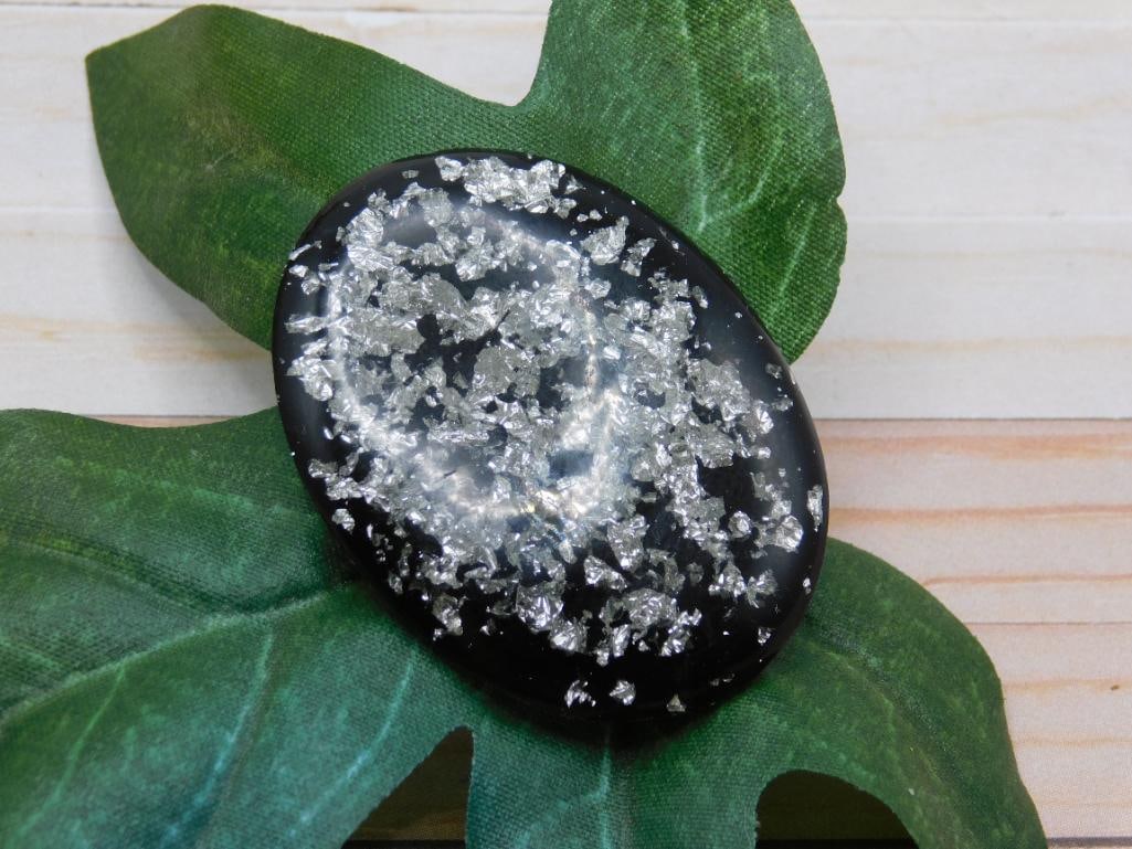 SILVER FLECKED CABOCHON ROCK STONE LAPIDARY SPECIMEN: SILVER FLECKED CABOCHON ROCK STONE LAPIDARY SPECIMEN