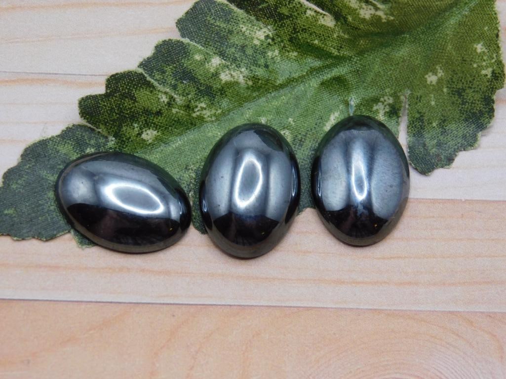 HEMATITE CABOCHON ROCK STONE LAPIDARY SPECIMEN: HEMATITE CABOCHON ROCK STONE LAPIDARY SPECIMEN