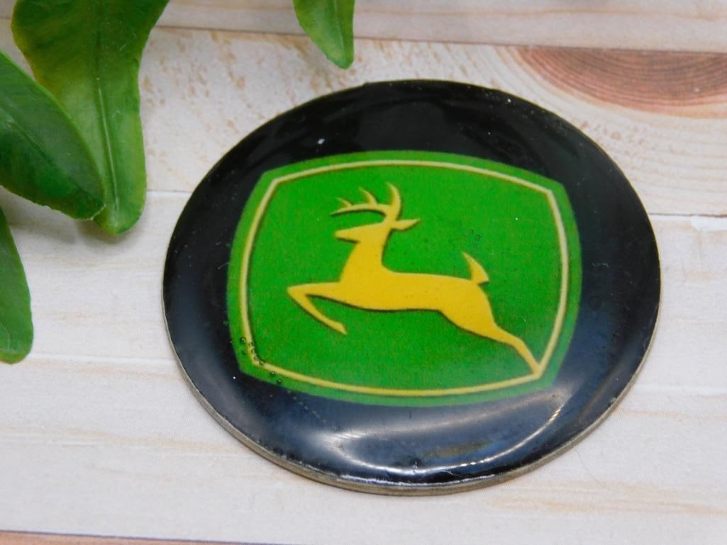 JOHN DEERE CABOCHON ROCK STONE LAPIDARY SPECIMEN: JOHN DEERE CABOCHON ROCK STONE LAPIDARY SPECIMEN