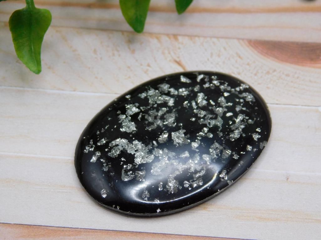 SILVER FLECKED CABOCHON ROCK STONE LAPIDARY SPECIMEN: SILVER FLECKED CABOCHON ROCK STONE LAPIDARY SPECIMEN