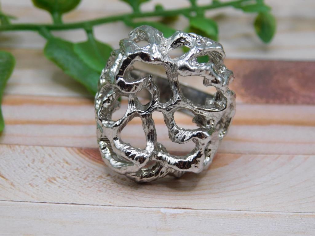 SILVER CLUSTER RING ROCK STONE LAPIDARY SPECIMEN: SILVER CLUSTER RING ROCK STONE LAPIDARY SPECIMEN