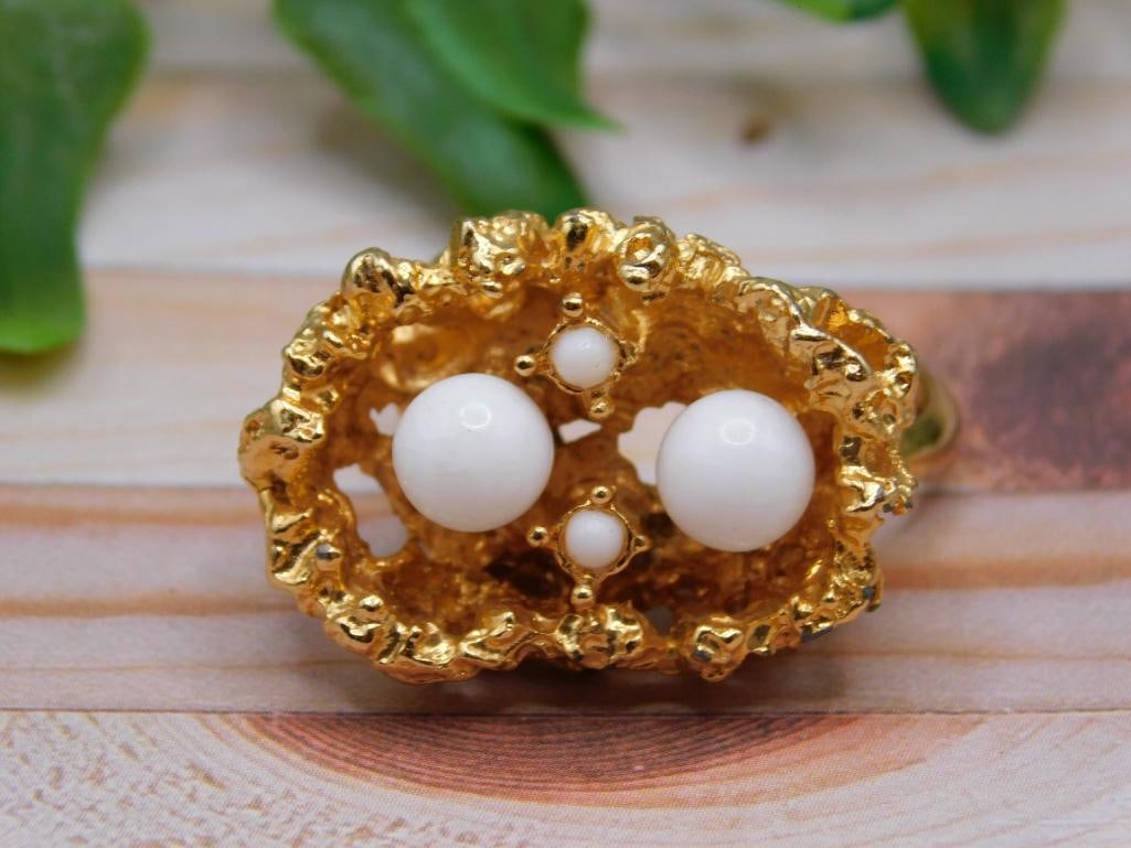 GENUINE STONE RING ROCK STONE LAPIDARY SPECIMEN: GENUINE STONE RING ROCK STONE LAPIDARY SPECIMEN