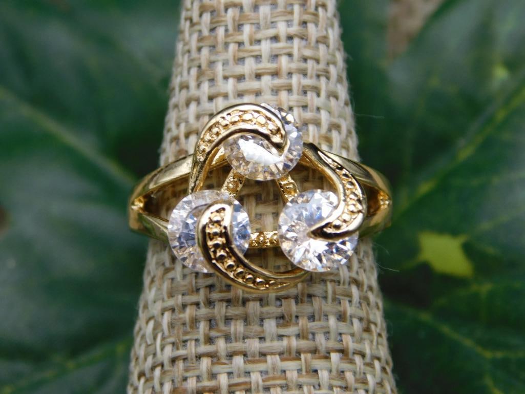 STONE RING ROCK STONE LAPIDARY SPECIMEN (1 of 2)