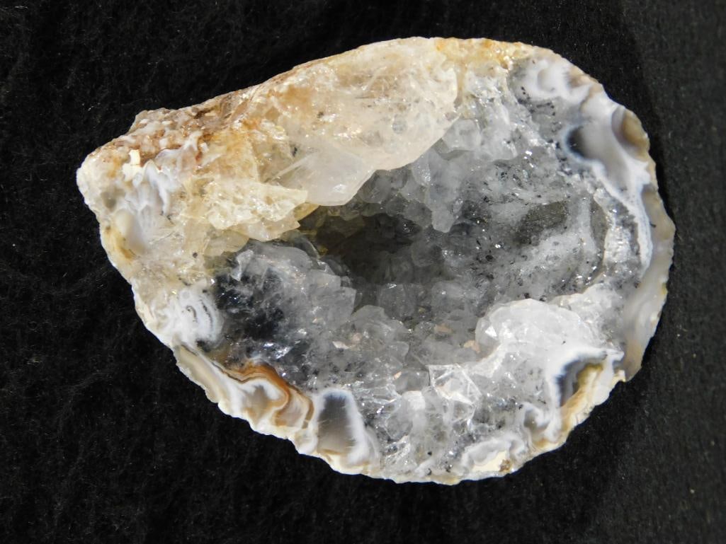 GEODE ROCK STONE LAPIDARY SPECIMEN: GEODE ROCK STONE LAPIDARY SPECIMEN