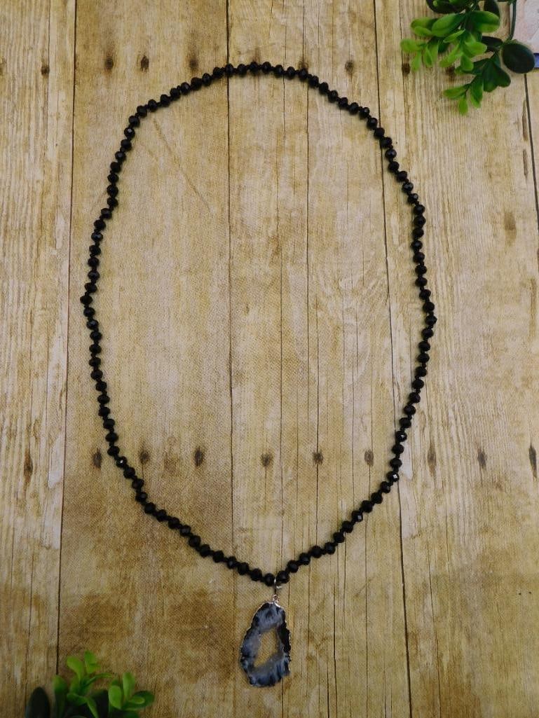GEODE SLICE PENDANT ON SPARKLE BEAD NECKLACE: GEODE SLICE PENDANT ON SPARKLE BEAD NECKLACE