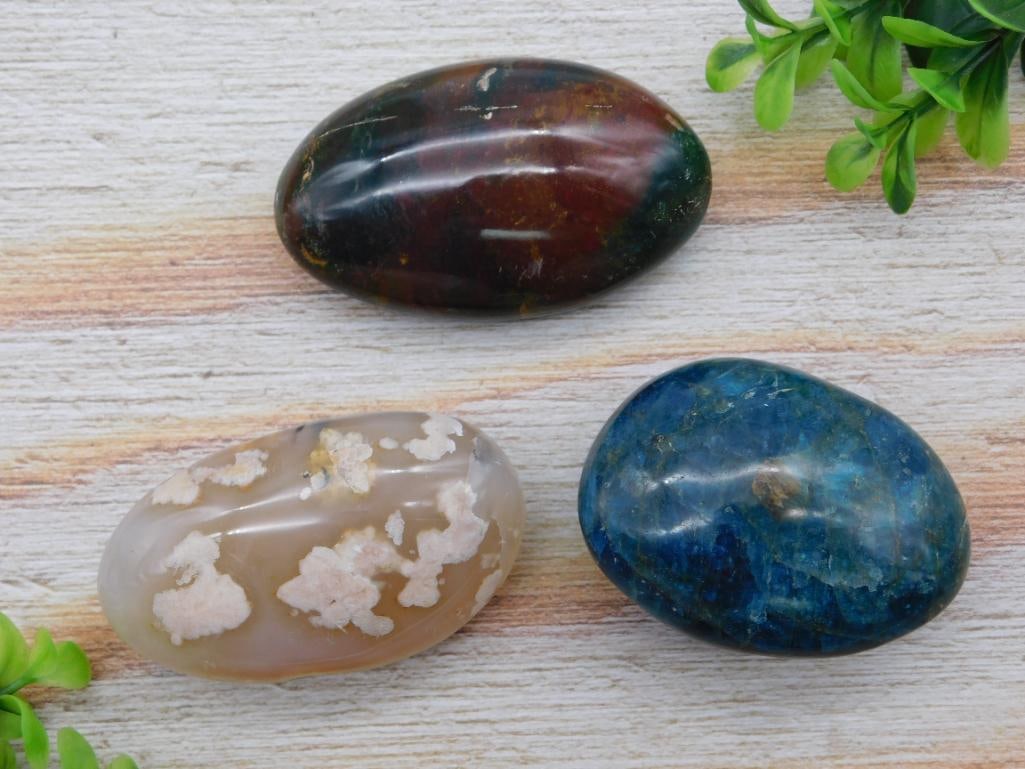 MIXED LOT ROCK STONE LAPIDARY SPECIMEN: MIXED LOT ROCK STONE LAPIDARY SPECIMEN